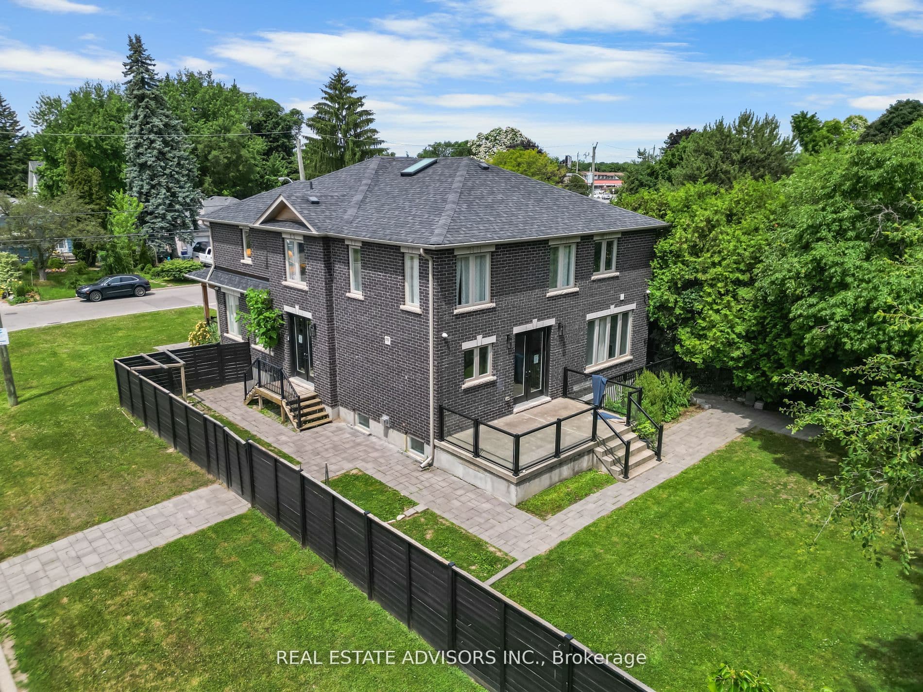69 Fenwood Heights, Toronto, ON M1M 2W1