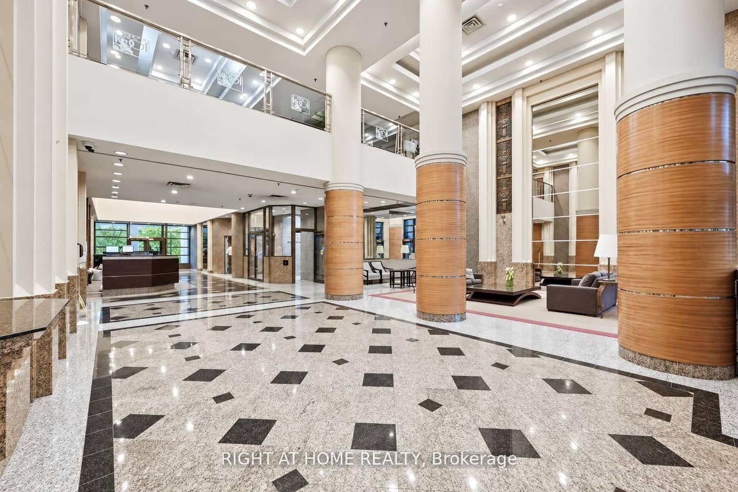 1001 Bay Street 2111, Toronto, ON M5S 3A6