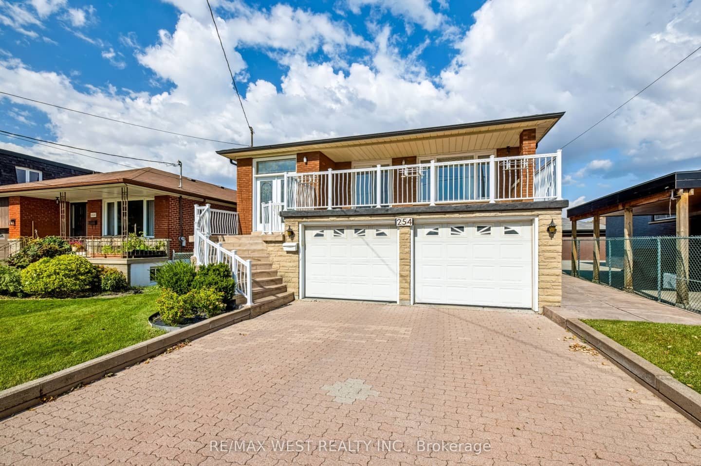 254 Maple Leaf Drive, Toronto, ON M6L 1P1