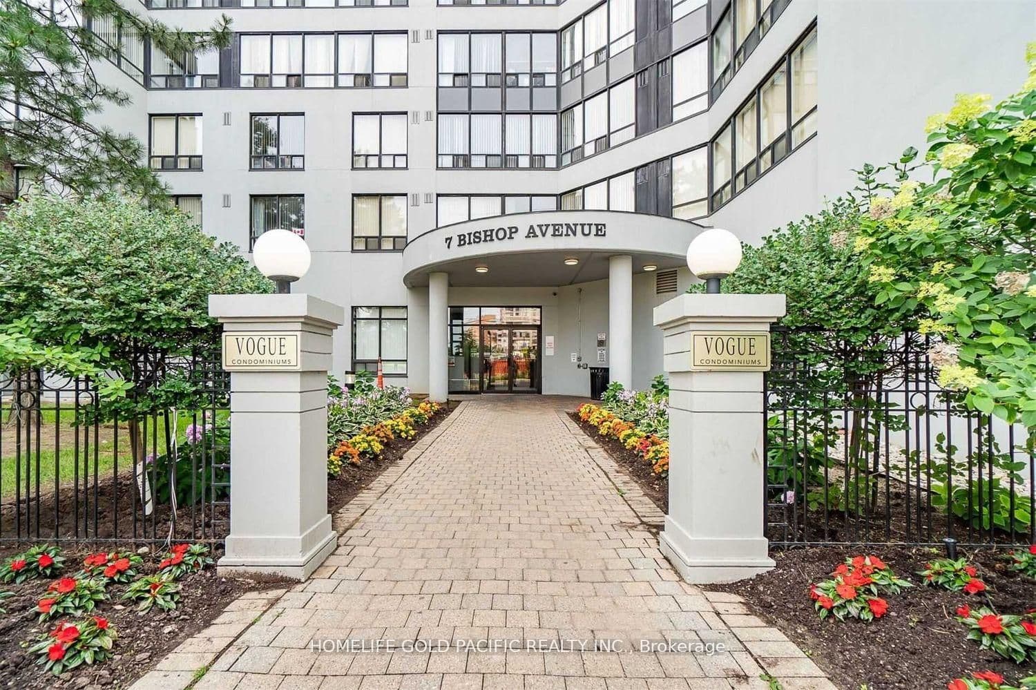 7 Bishop Avenue 1503, Toronto, ON M2M 4J4