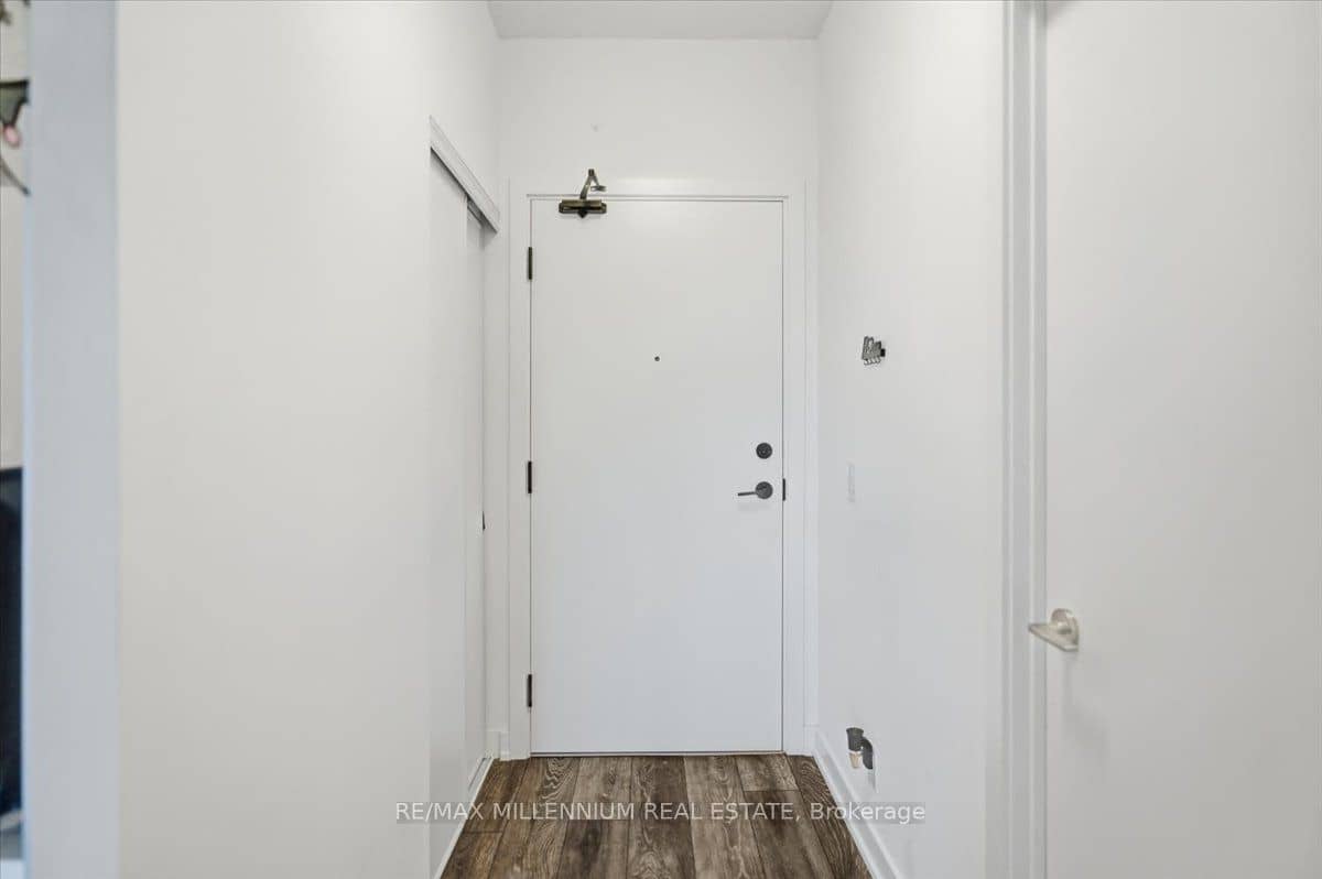 8888 YONGE Street 219, Richmond Hill, ON L4C 6Z1