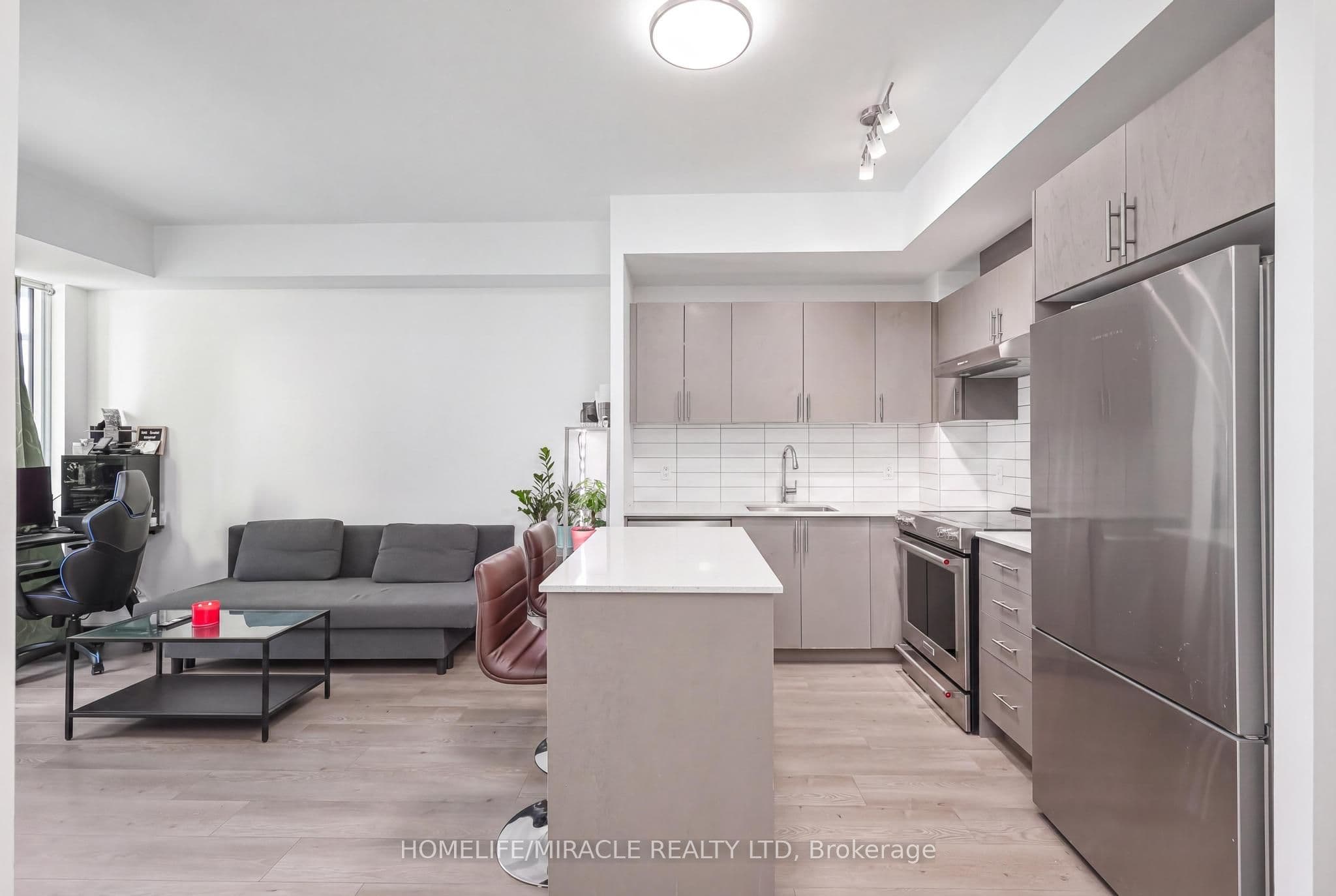 9000 Jane Street 223, Vaughan, ON L4K 0M6