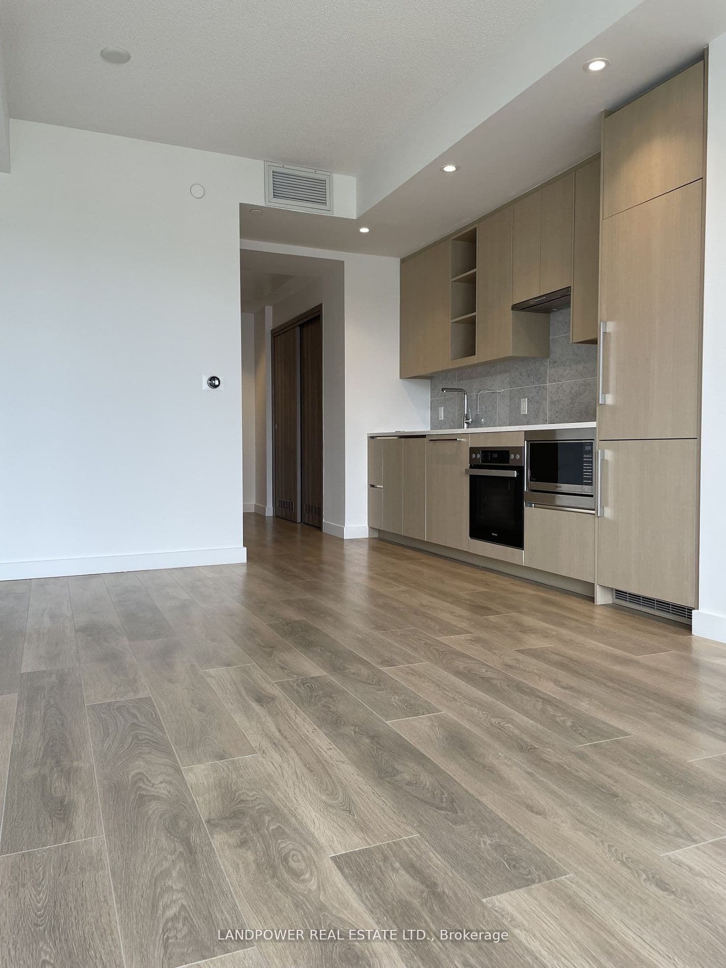 85 McMahon Drive 810, Toronto, ON M2K 0H1
