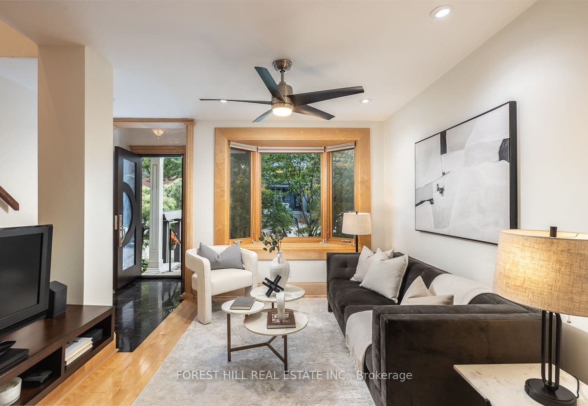 8 Wiley Avenue, Toronto, ON M4J 3W4