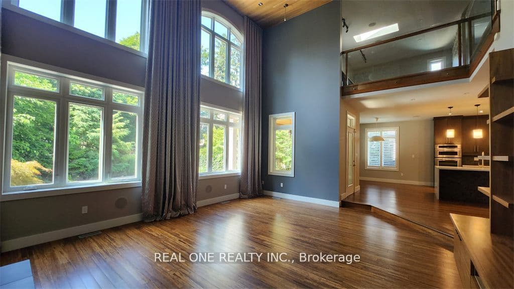 531 Jeanette Drive, Oakville, ON L6K 1M9