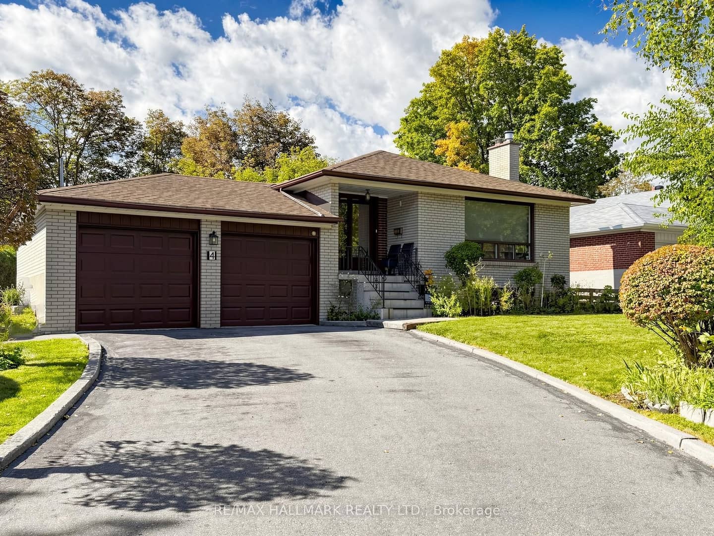 4 Multiflora Place, Markham, ON L3T 2W5