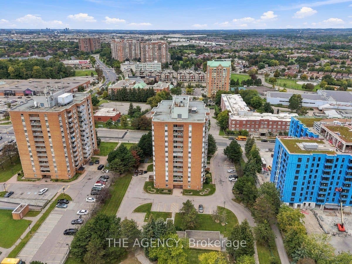 15 Sewells Road 904, Toronto, ON M1B 3V7