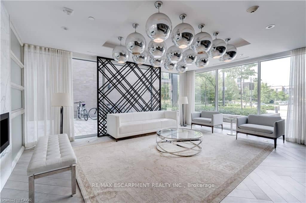 168 Sabina Drive 119, Oakville, ON L6H 0W5