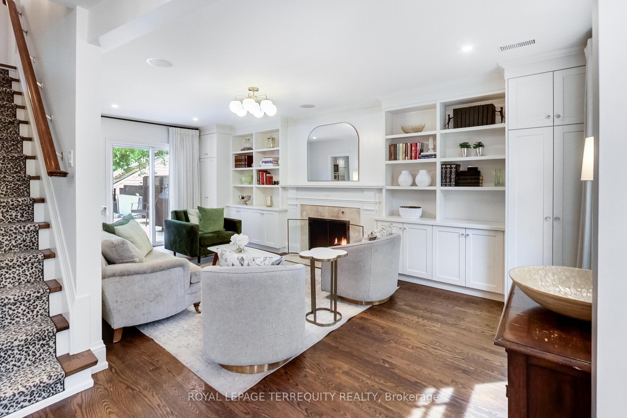37 De Vere Gardens, Toronto, ON M5M 3E6