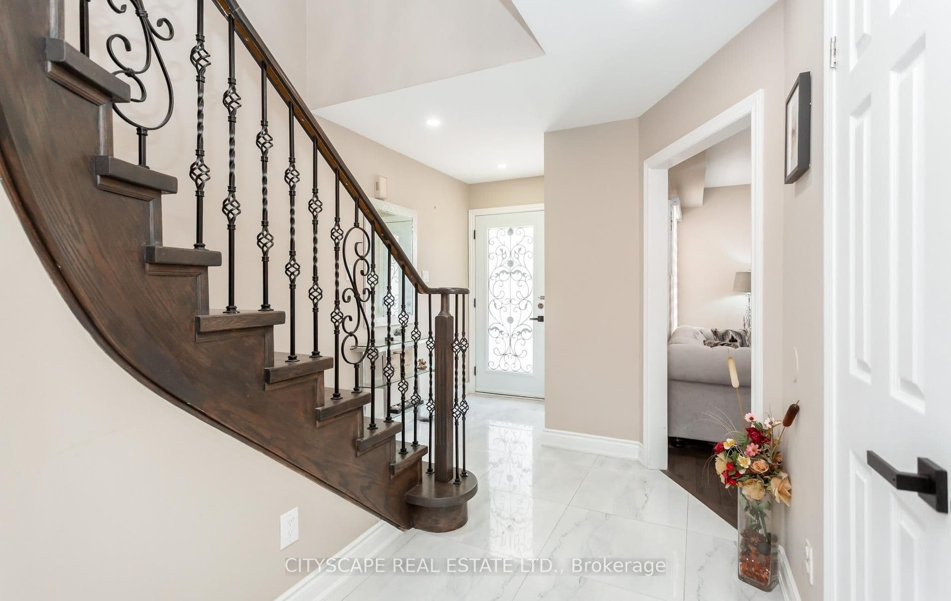 5259 Astwell Avenue, Mississauga, ON L5R 3H8