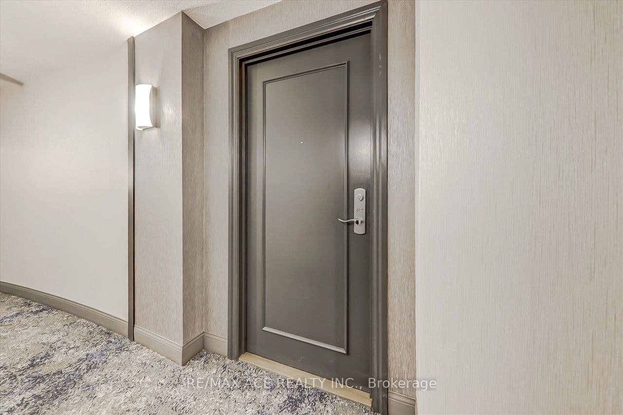 18 Valley Woods Road 605, Toronto, ON M3A 0A1