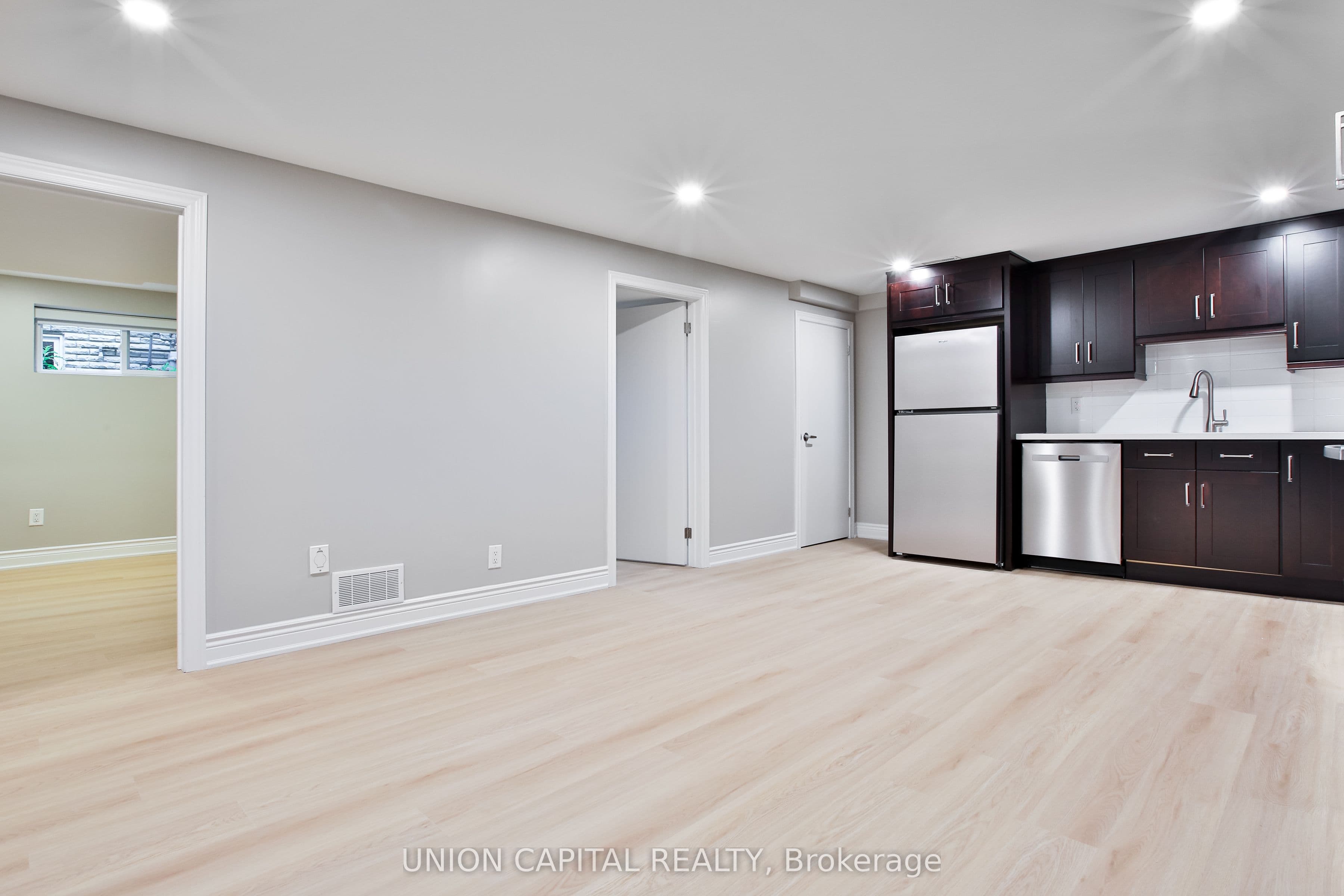 131 Romfield Circuit Lower, Markham, ON L3T 3H7