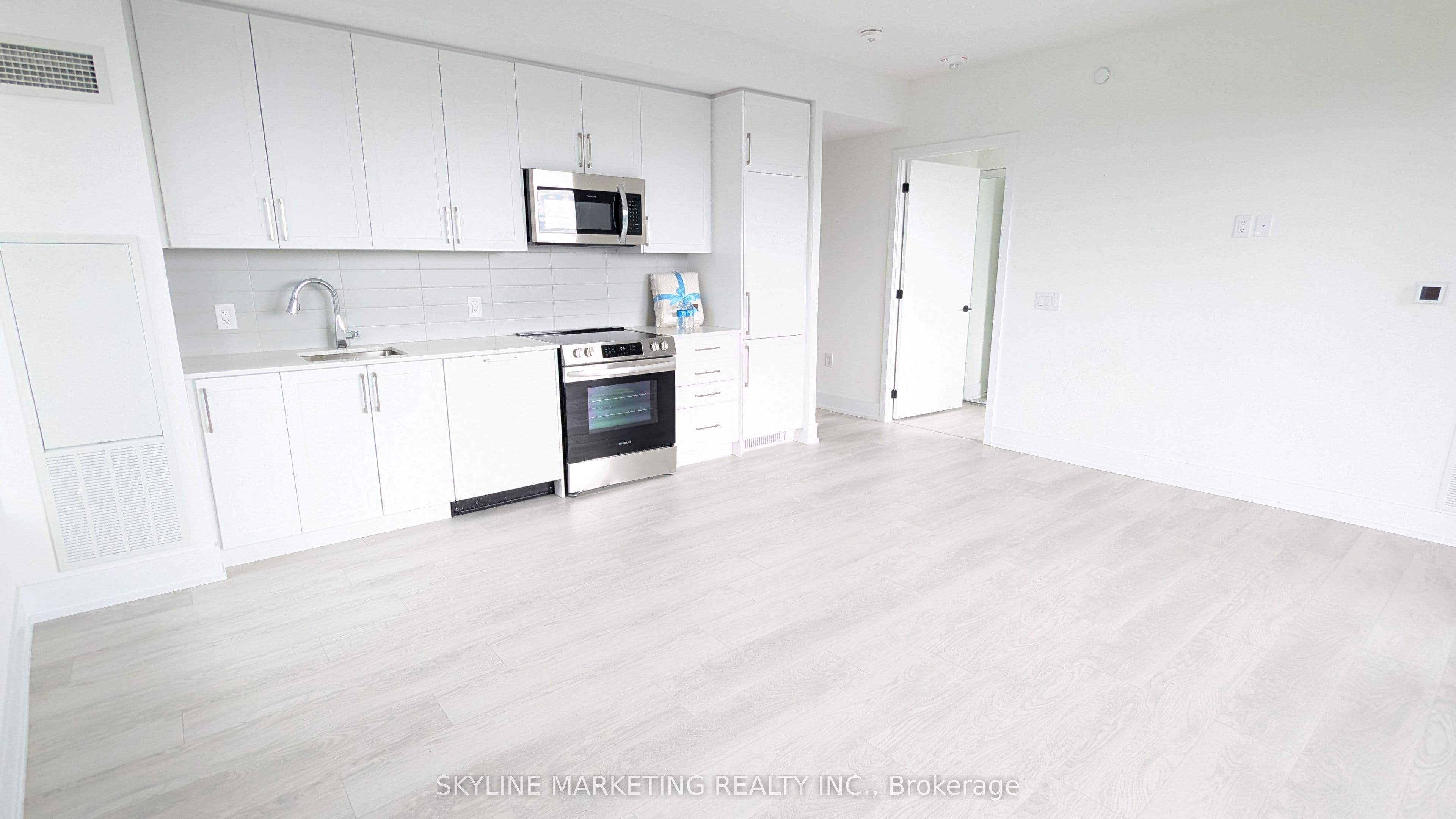 2450 Old Bronte Road 244, Oakville, ON L6M 5P6