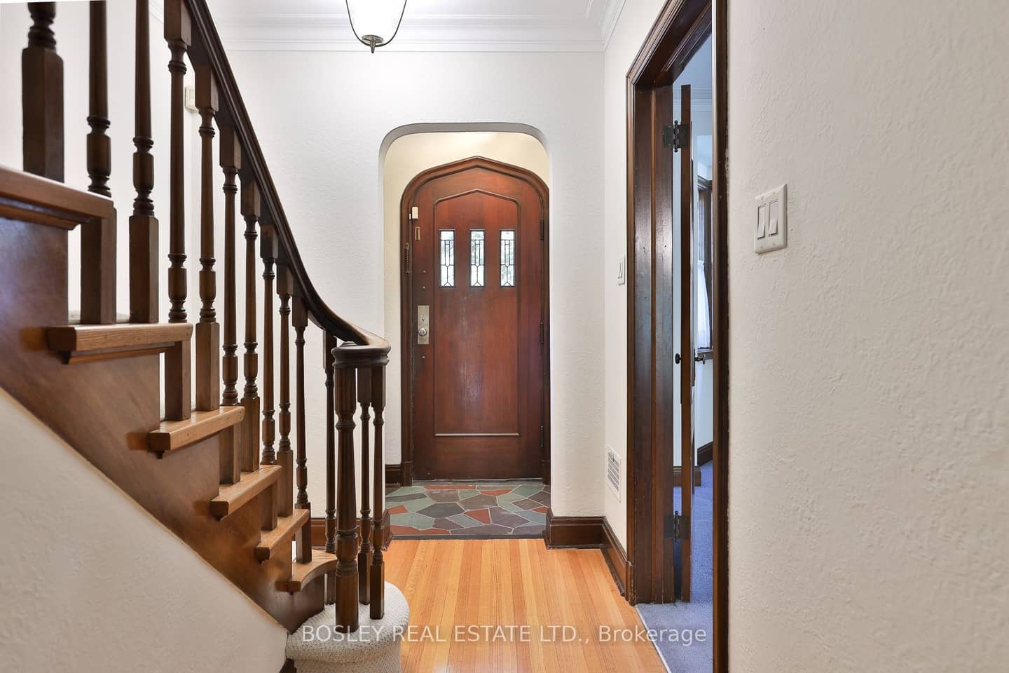 61 Hanna Road, Toronto, ON M4G 3M8