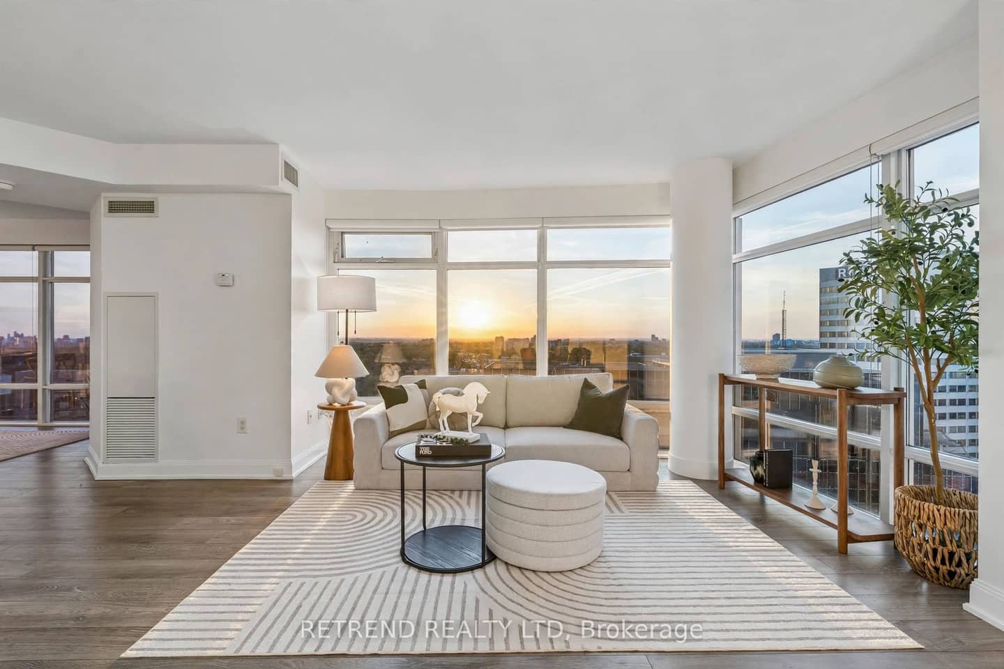 2191 Yonge Street 2808, Toronto, ON M4S 3H8