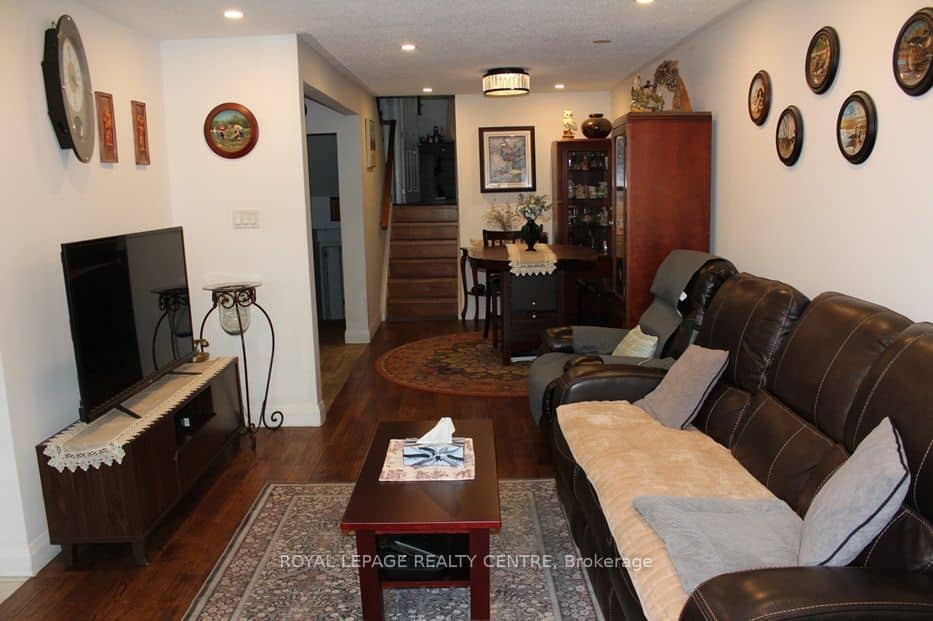 2385 Padstow Crescent, Mississauga, ON L5J 2G2