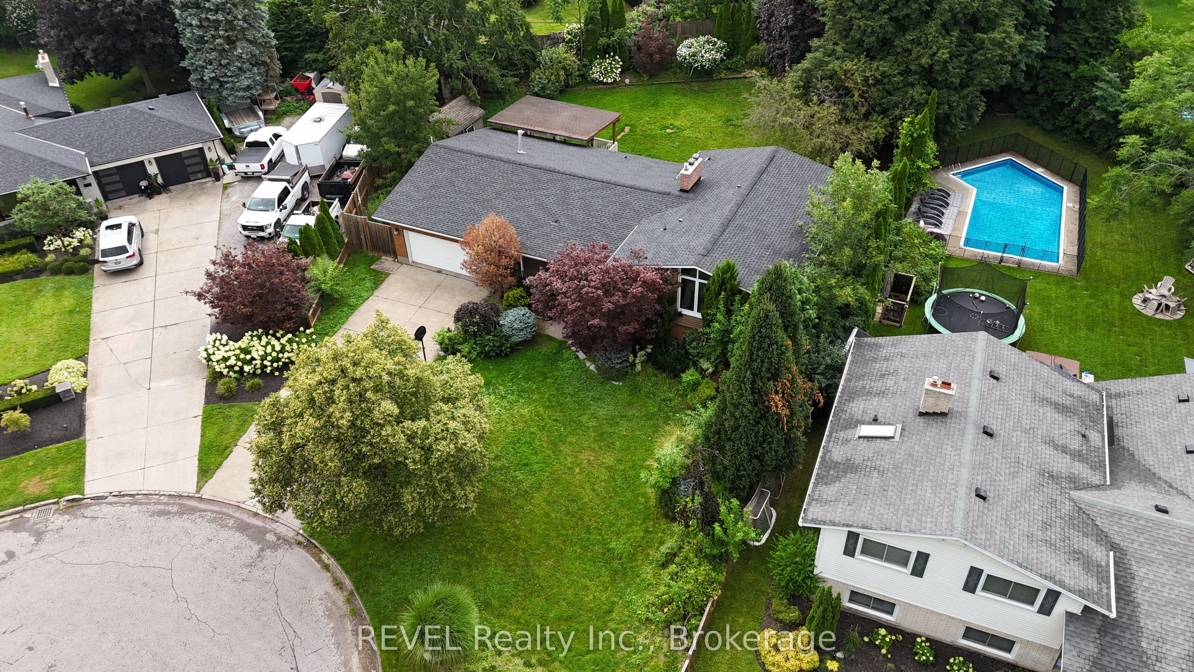 7285 Rolling Acres Crescent, Niagara Falls, ON L2J 1E5