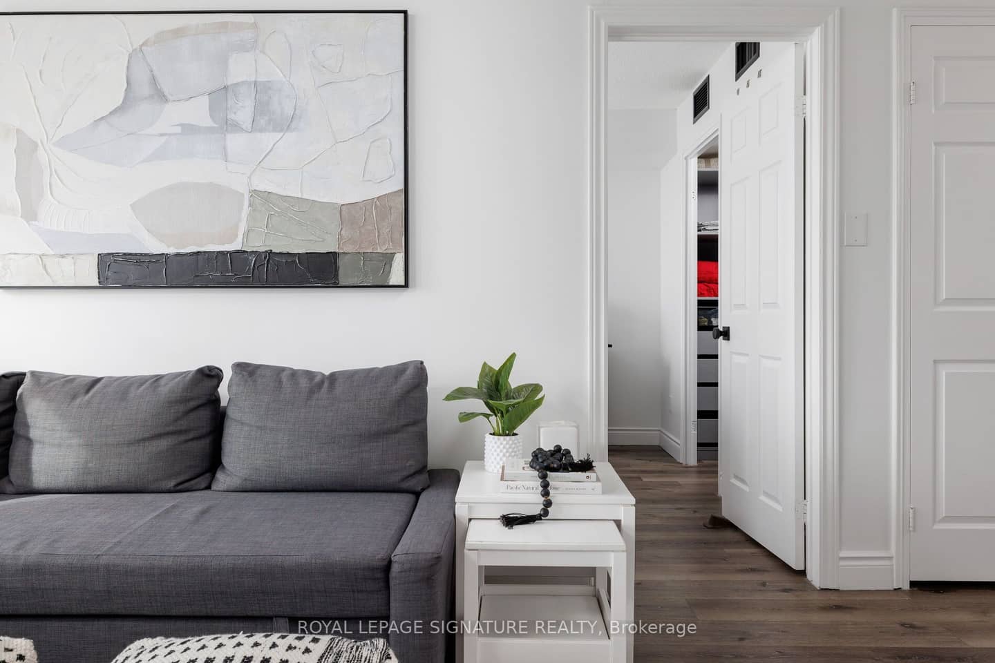 880 Dundas Street W 909, Mississauga, ON L5C 4H3