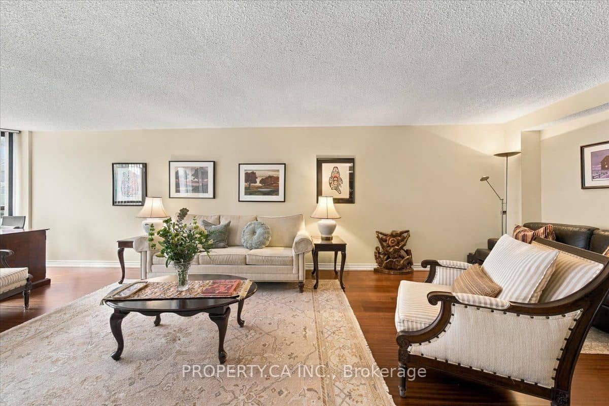 30 Church Street 602, Toronto, ON M5E 1S7