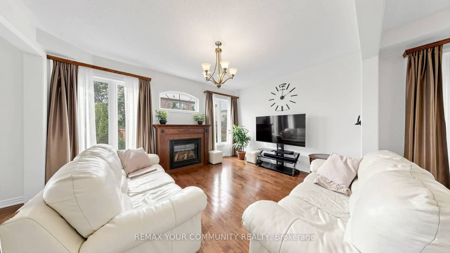6 Homerton Avenue, Richmond Hill, ON L4E 0V9