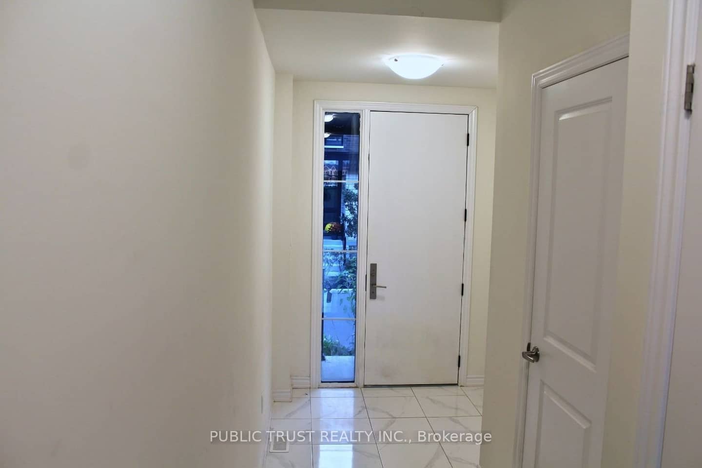 45 Lake Trail Way, Whitby, ON L1M 0M3