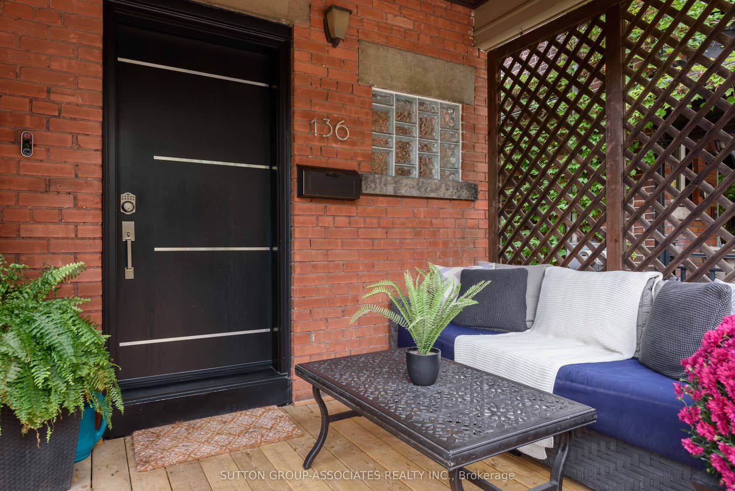 136 Arlington Avenue, Toronto, ON M6C 2Z1