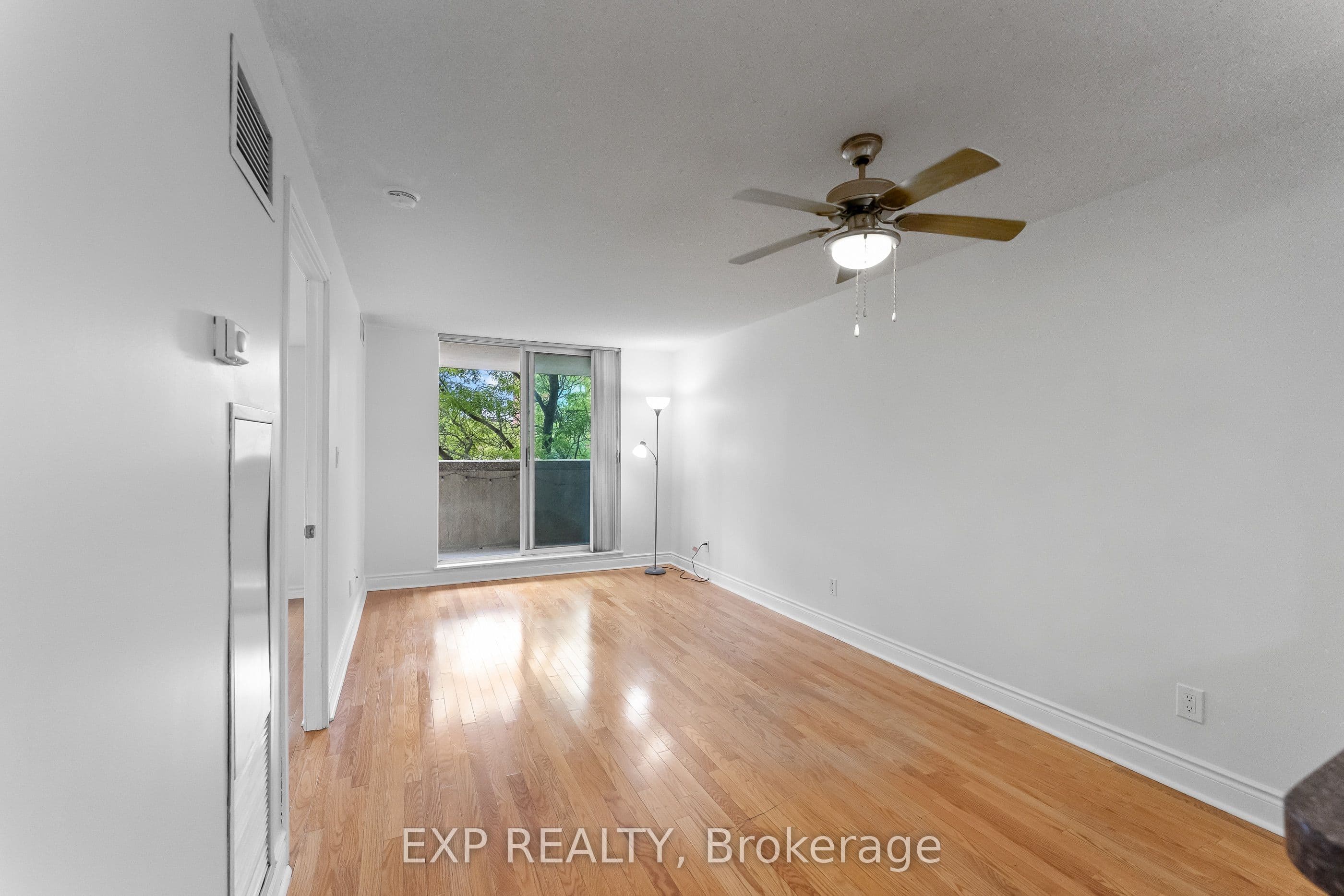 398 Eglinton Avenue E 308, Toronto, ON M4P 3H8