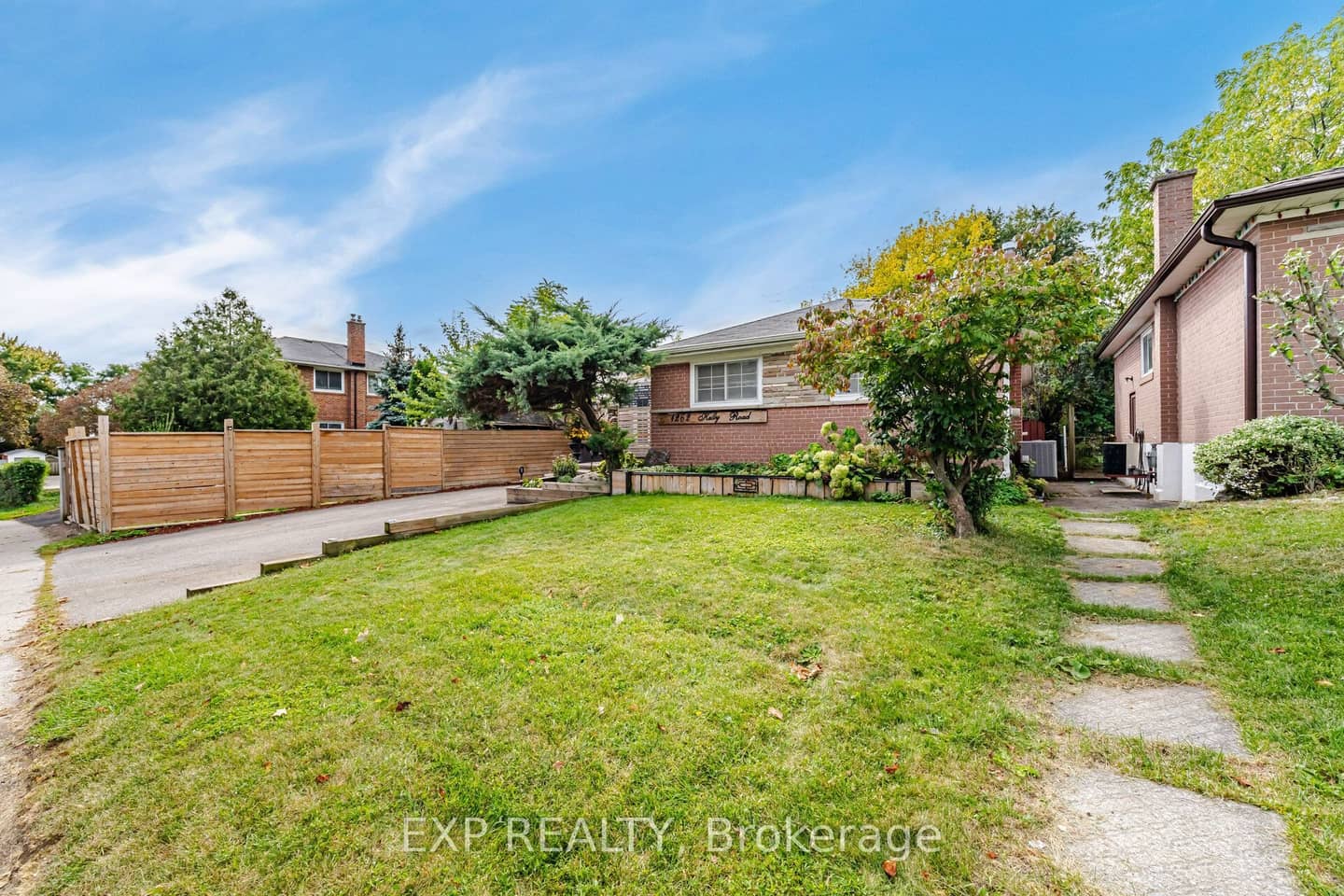 1262 Kelly Road, Mississauga, ON L5J 3T9