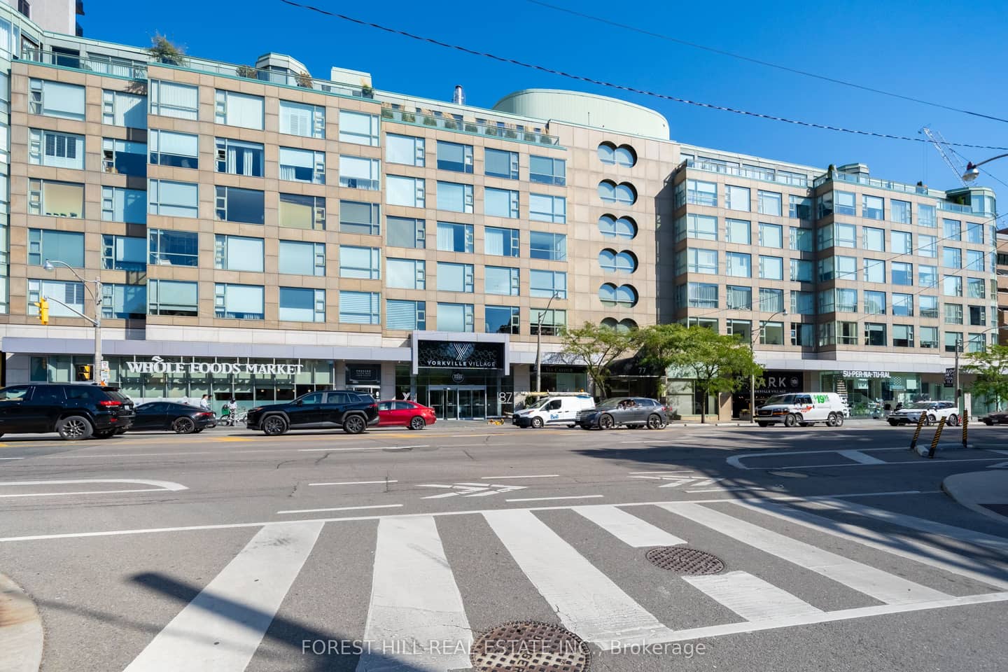 77 Avenue Road 215, Toronto, ON M5R 3R8