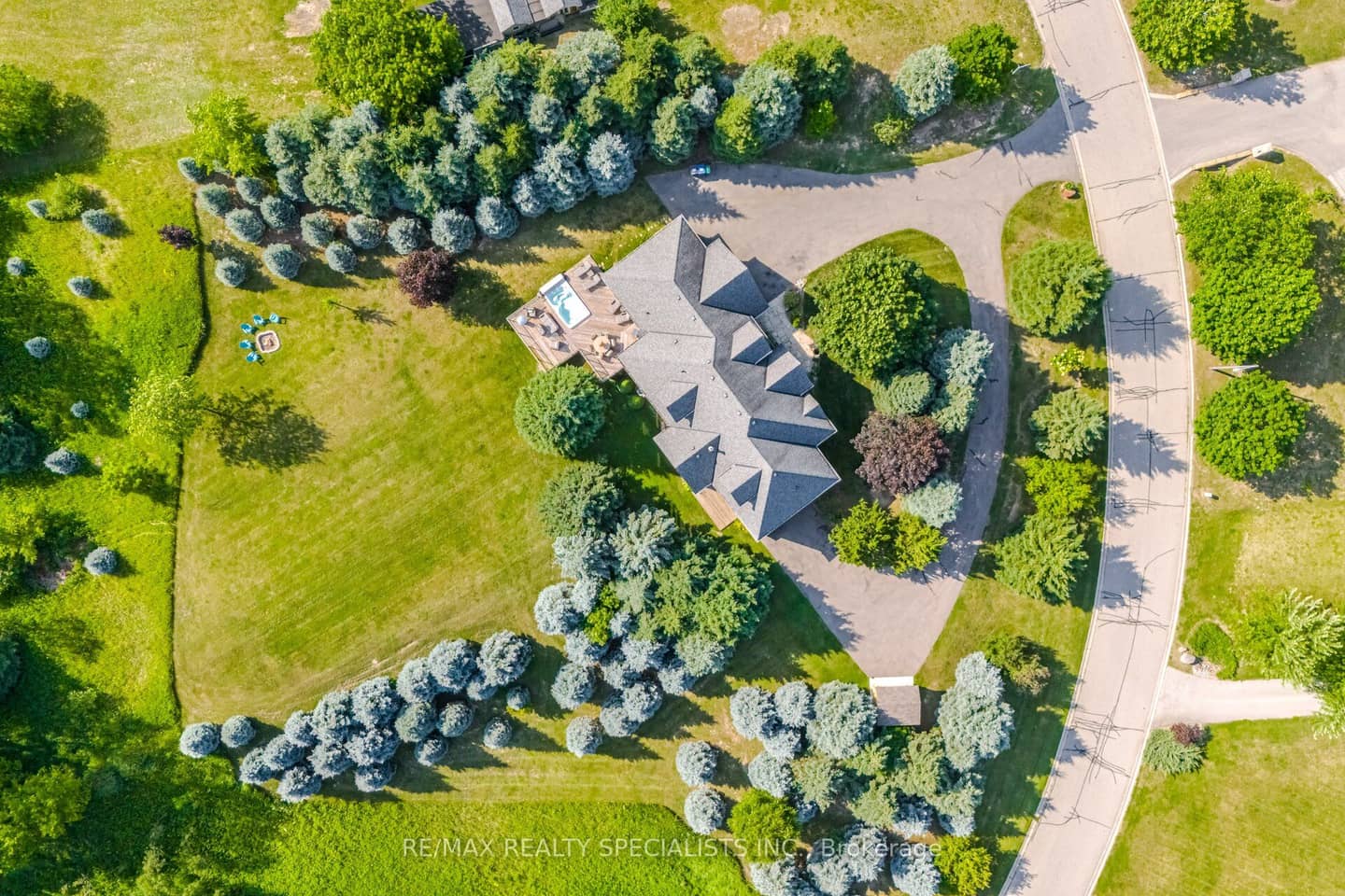4 Tranquility Court, Caledon, ON L7E 3R7