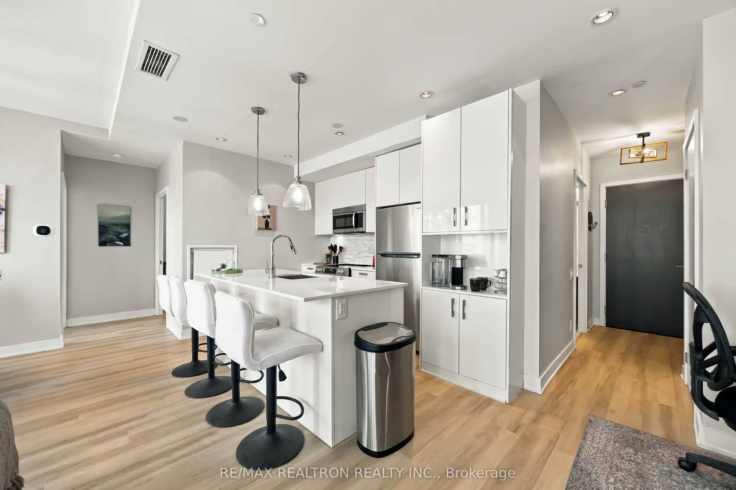 1815 Yonge Street 507, Toronto, ON M4T 2A4
