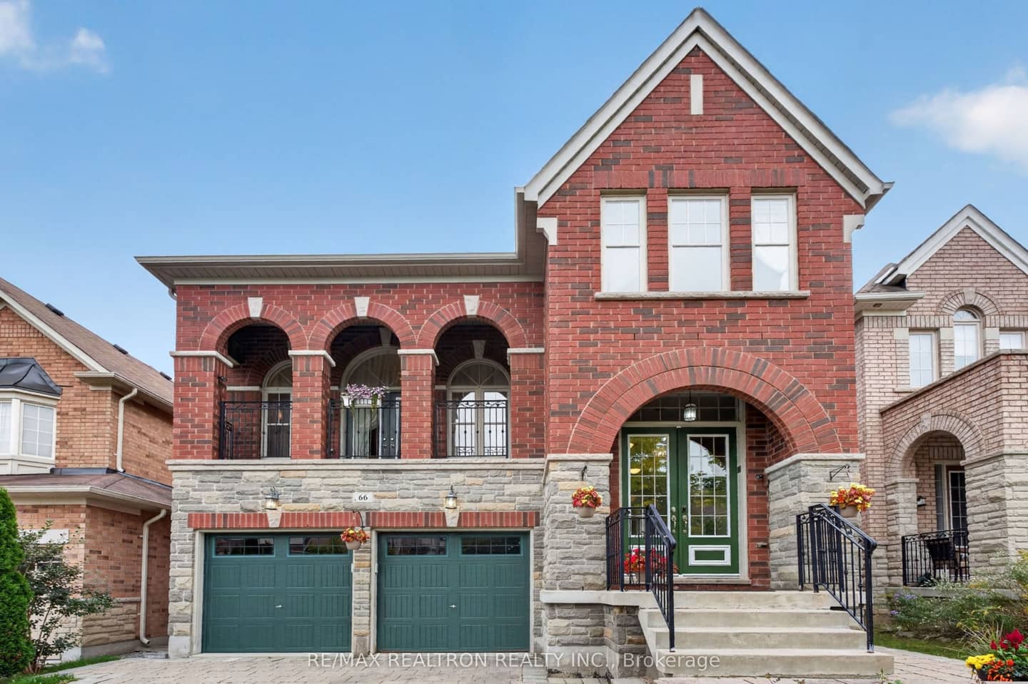 66 Bush Ridges Avenue, Richmond Hill, ON L4E 0P1