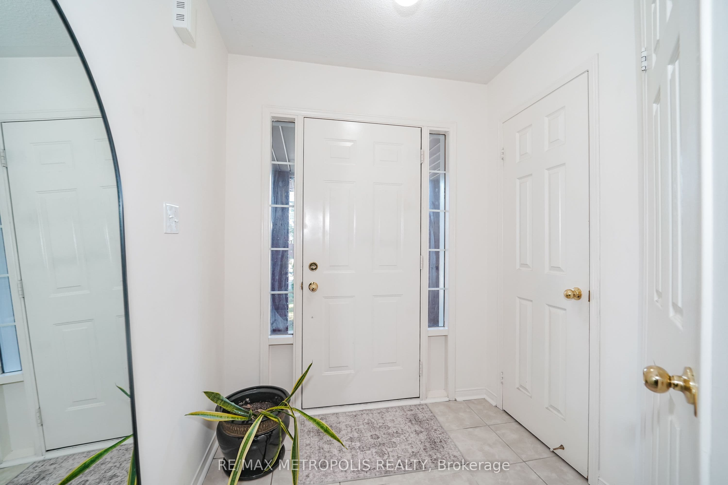 152 Angier Crescent, Ajax, ON L1S 7R5