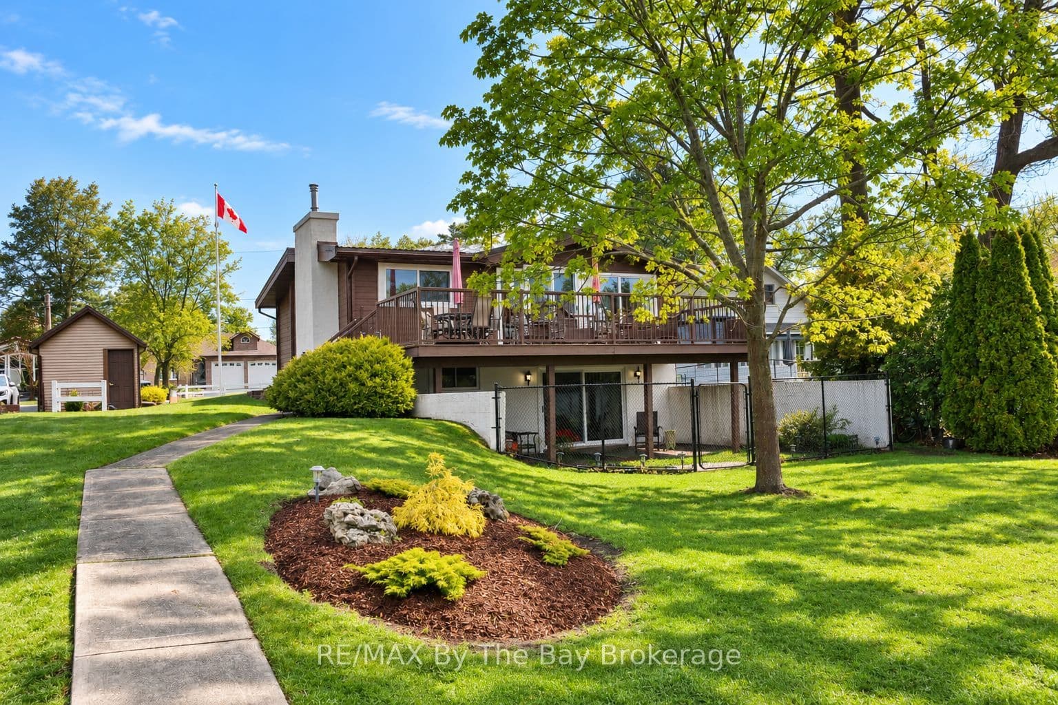 39 Old Mosley Street, Wasaga Beach, ON L9Z 2J8
