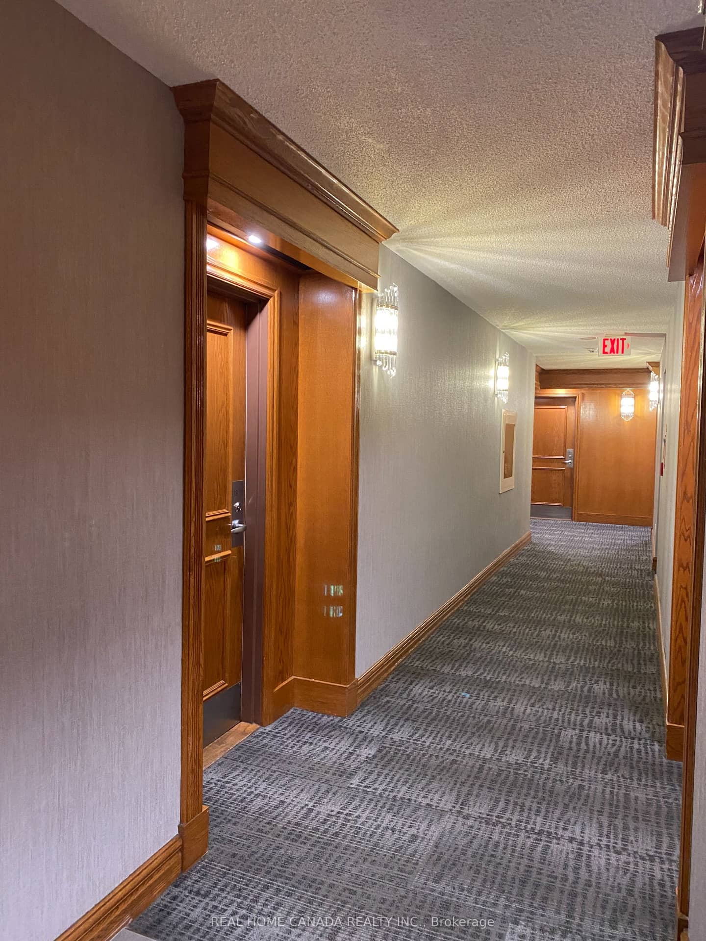 23 Lorraine Drive 1810, Toronto, ON M2N 6Z6