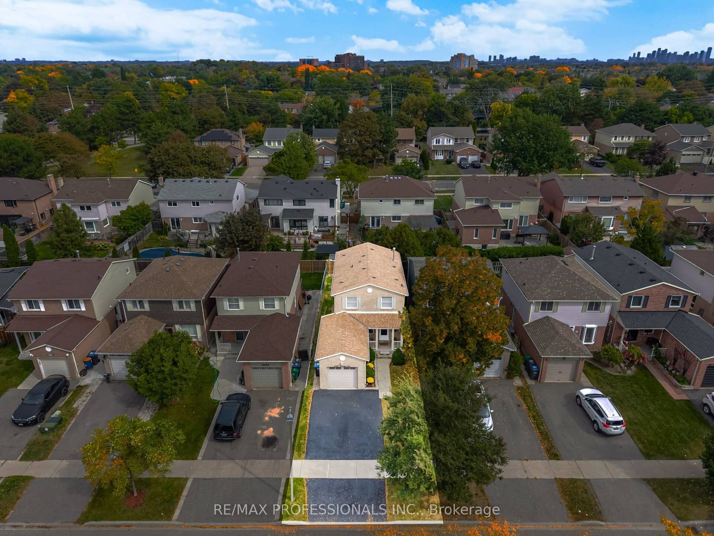 6081 Fullerton Crescent, Mississauga, ON L5N 3A3