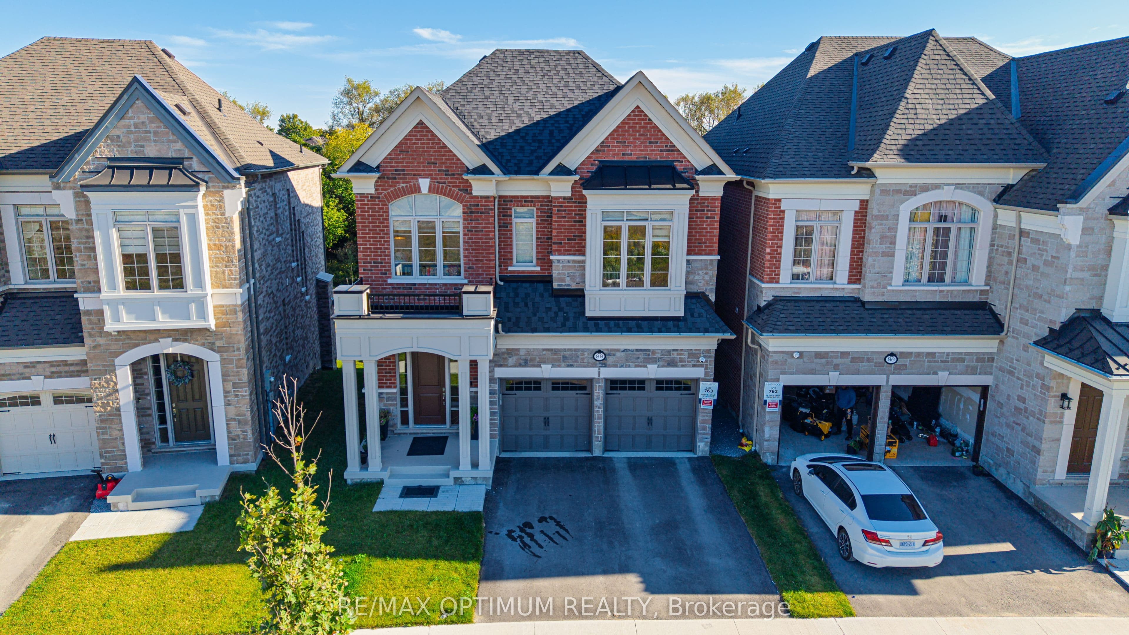 88 Pheasant Ridge Drive, Whitby, ON L1P 0R9