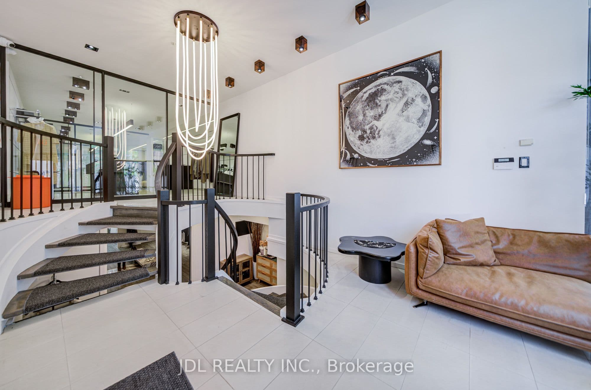 301 Davenport Road, Toronto, ON M5R 1K5