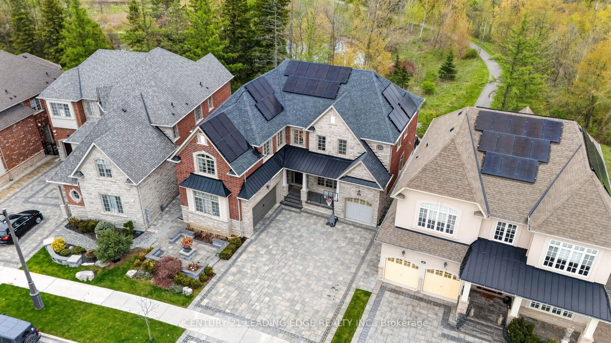 33 Stollery Pond Crescent, Markham, ON L6C 1K4