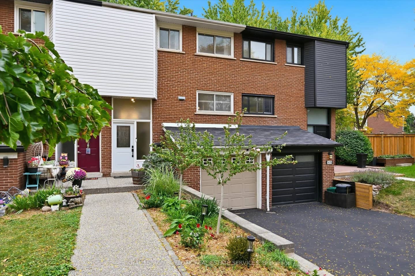 5474 Schueller Crescent, Burlington, ON L7L 3T2