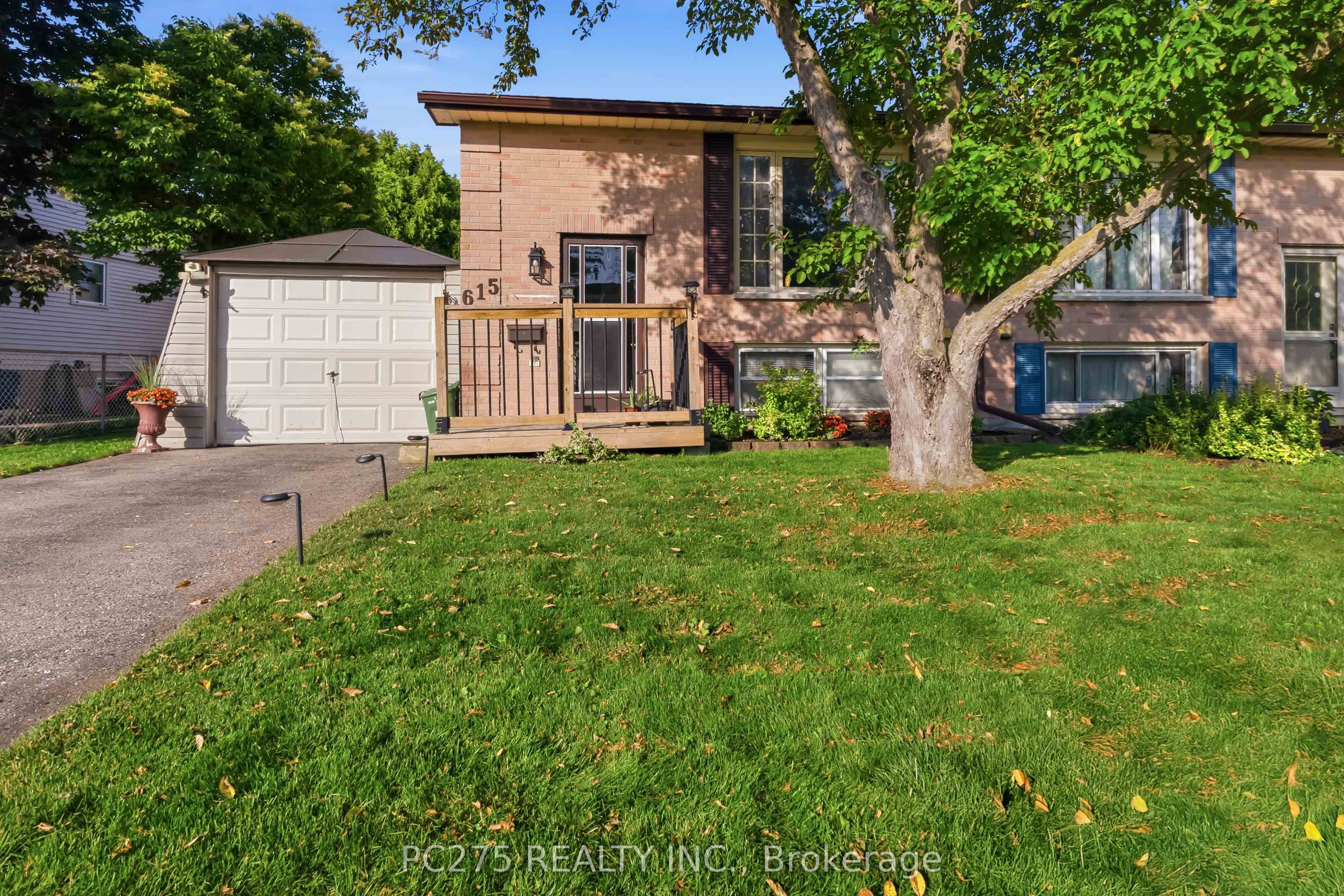 615 Deveron Crescent, London South, ON N5Z 4M3