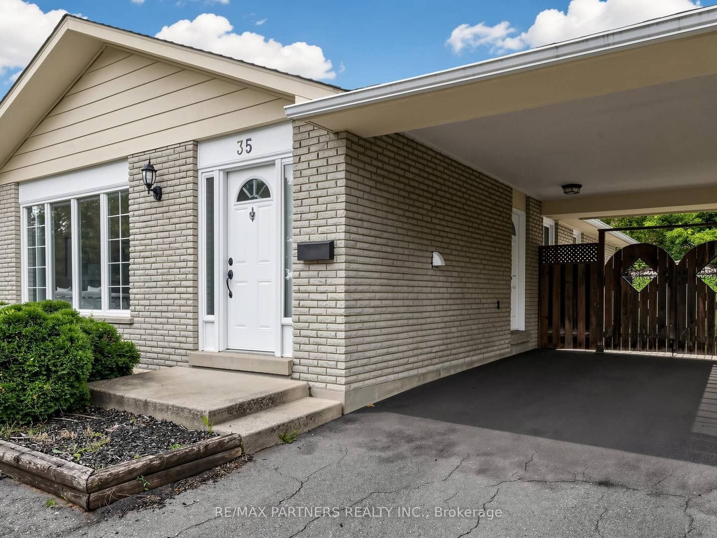 35 Culham Street, Oakville, ON L6H 1G3