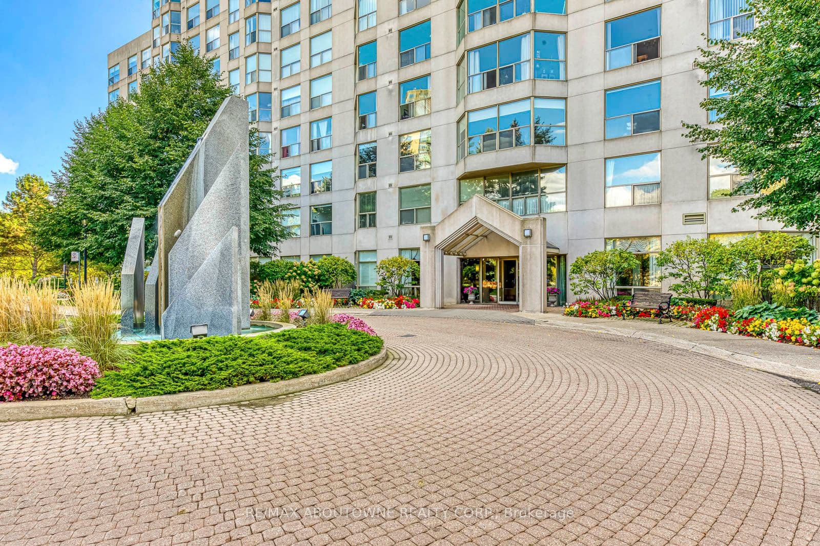 1700 The Collegeway 613, Mississauga, ON L5L 4M2