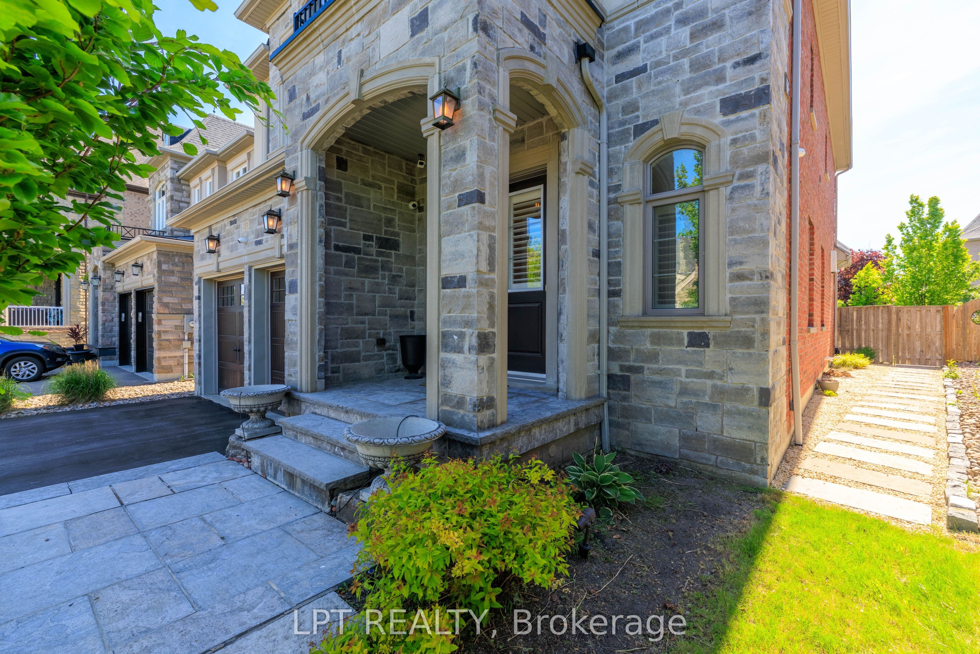 113 Burns Boulevard, King, ON L7B 0M5