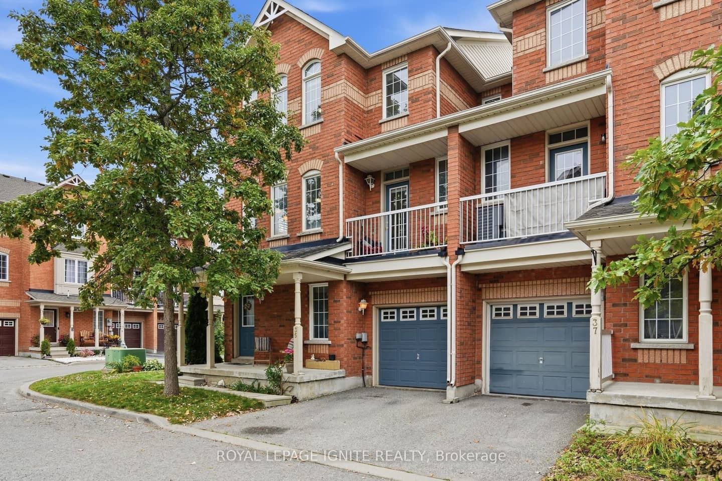 35 Wilkie Lane, Ajax, ON L1S 7S5