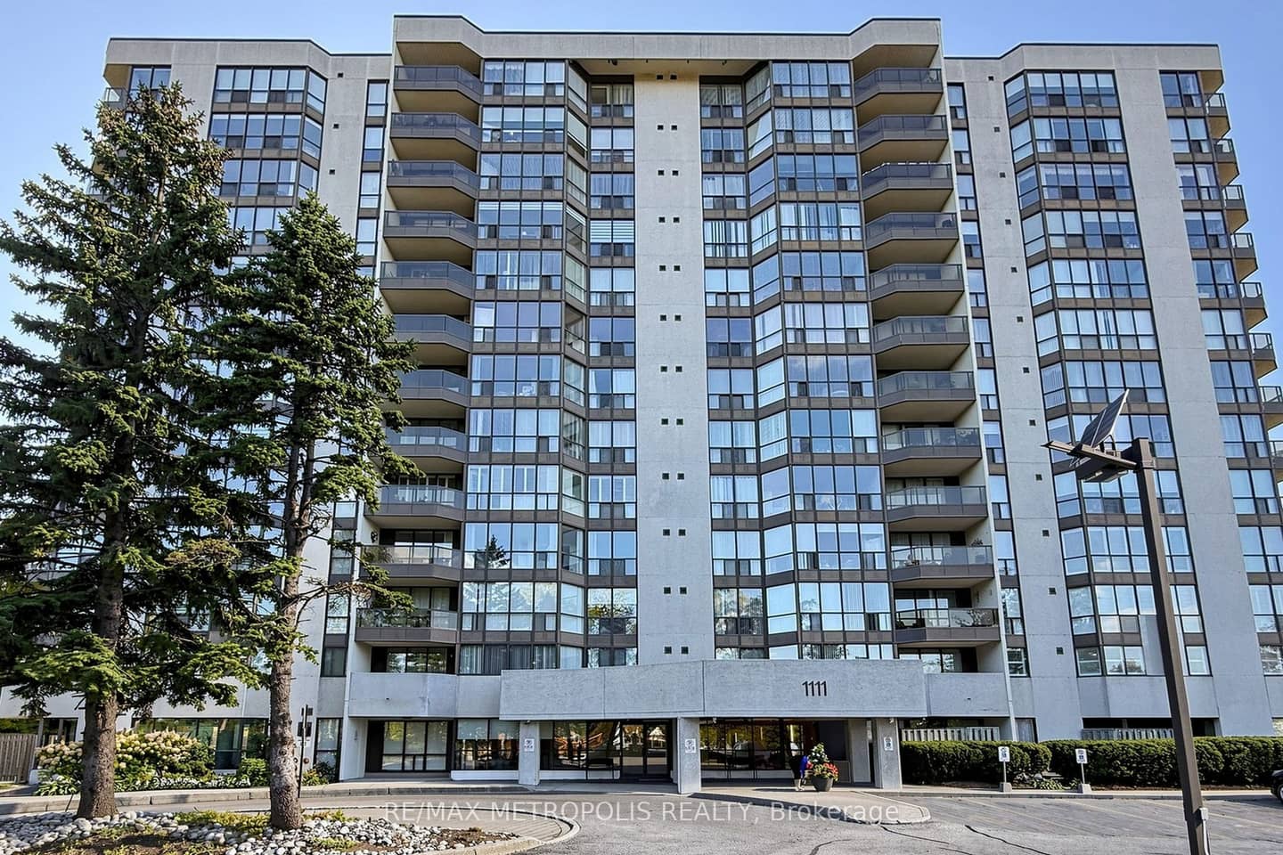 1111 Bough Beeches Boulevard 207, Mississauga, ON L4W 4N1