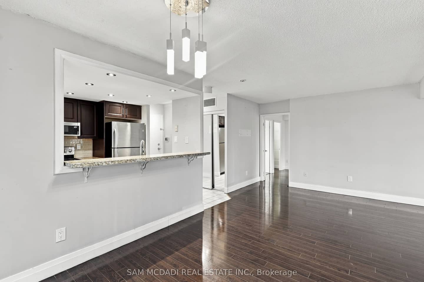 265 Enfield Place 903, Mississauga, ON L5B 3Y7