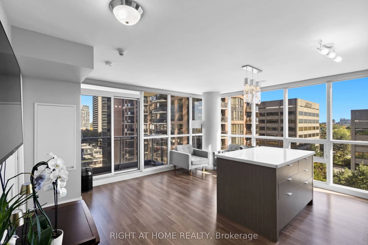23 Sheppard Avenue E 904, Toronto, ON M2N 0C8