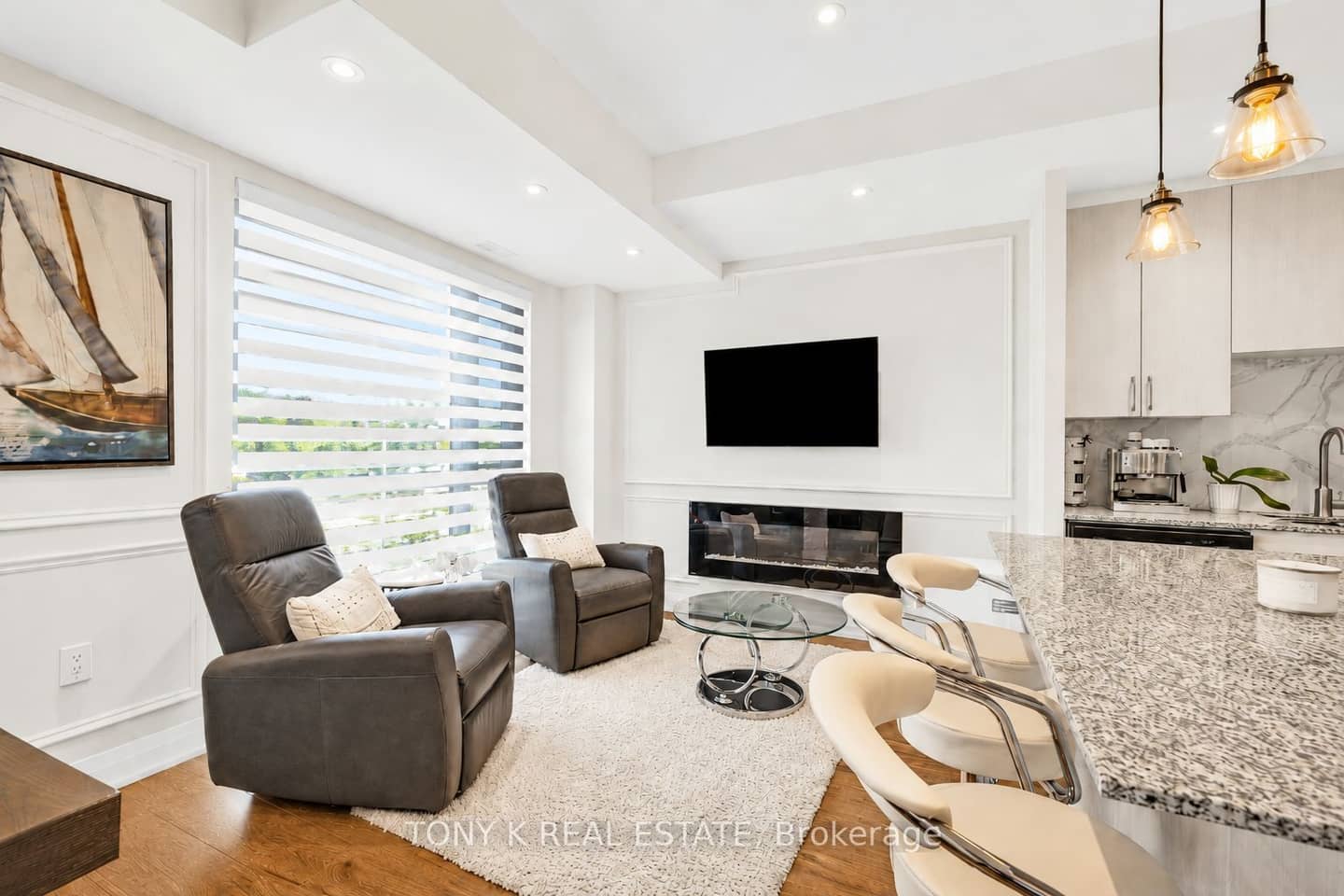 5309 Highway 7 A203, Vaughan, ON L4L 0J1