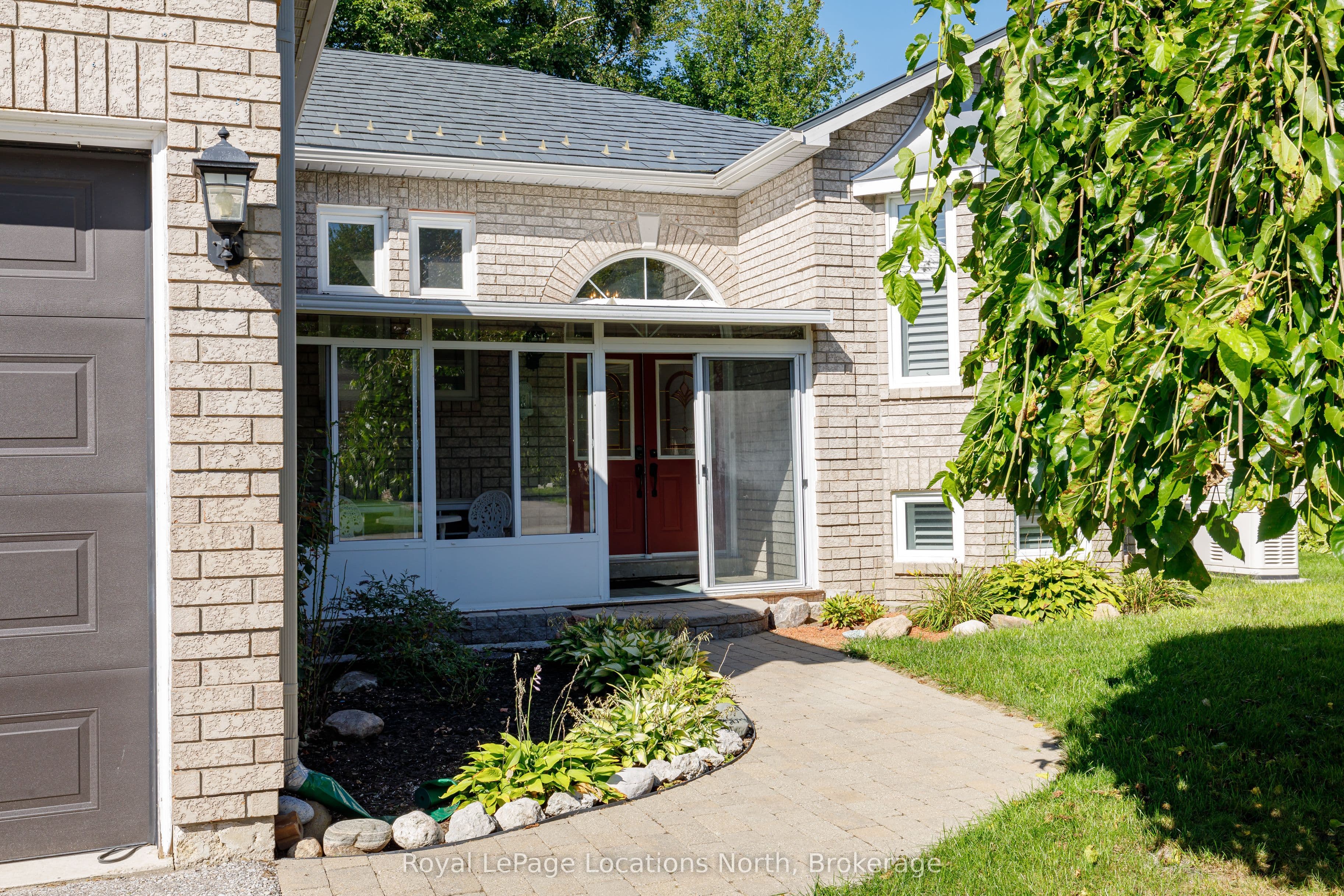 77 Silver Birch Avenue, Wasaga Beach, ON L9Z 1M2